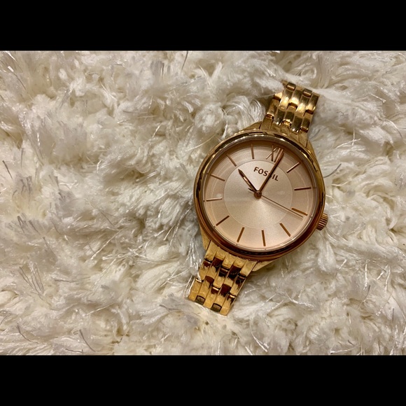 Women’s fossil Rose gold tone watch